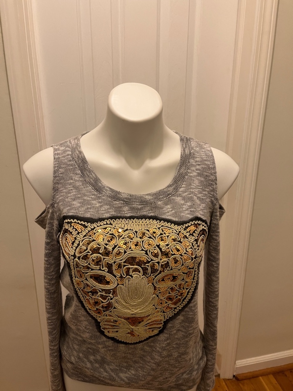 Women's Gray Cold-Shoulder Sweatshirt with Gold Embroidered Appliqué